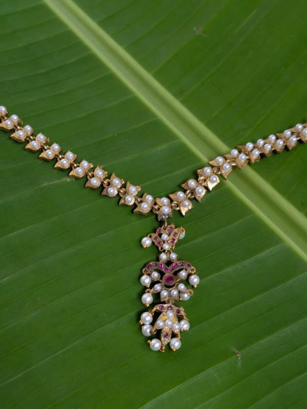 Mrinal necklace